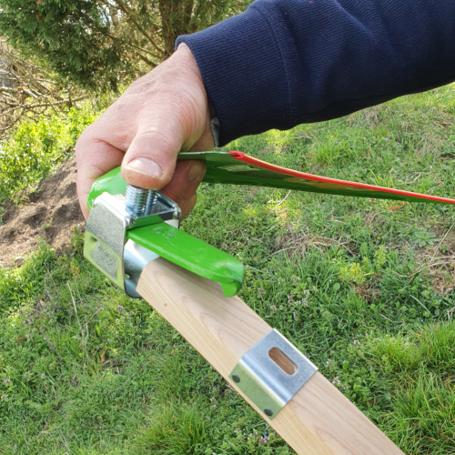 Guide pour monter, régler et entretenir correctement un manche de faux en frêne Fux et garantir votre confort d'utilisation.
Les principes de réglage valent aussi pour tous les autres manches.