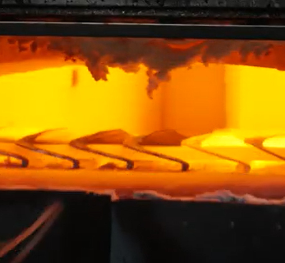 En savoir plus sur les lames : comprendre l’acier, la forme et les réglages pour une efficacité maximale.